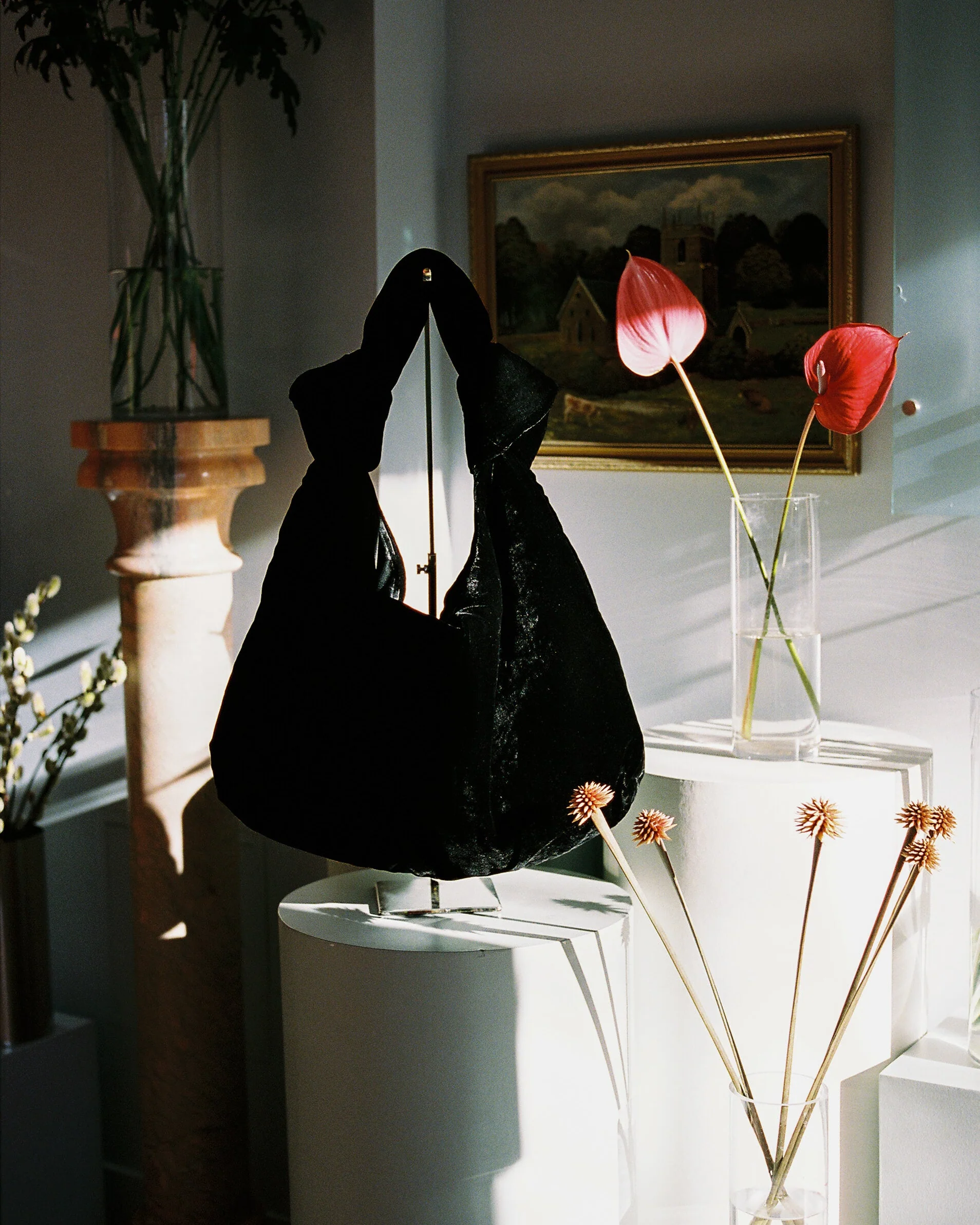 A BRONZE AGE - JOAN TOTE BAG - BLACK VELVET - Image 4