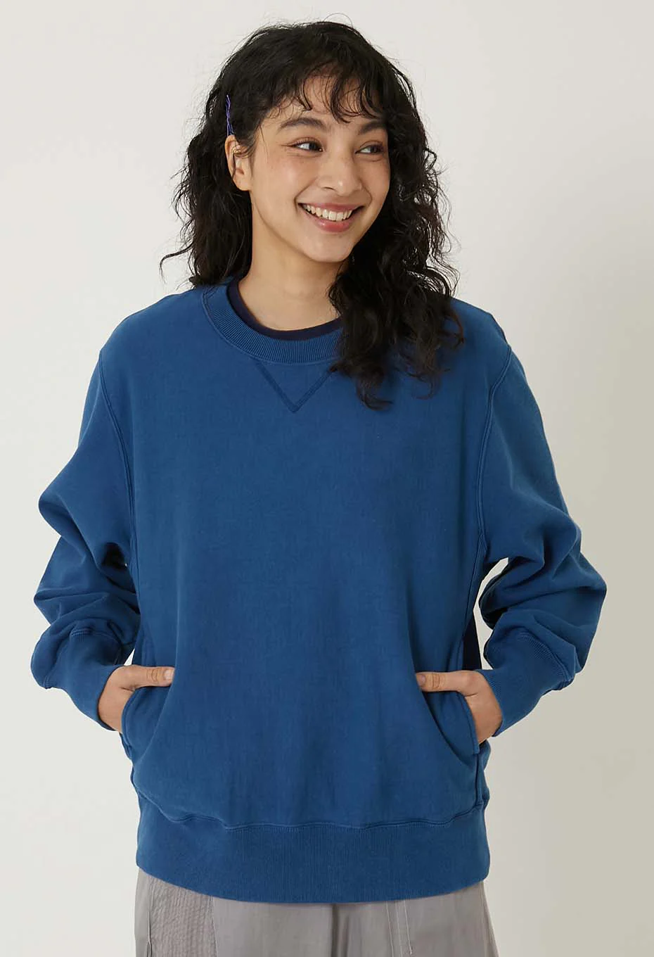 BLUE BLUE JAPAN KNITTED ORGANIC COTTON SWEAT HAND DYED CREW NECK PULLOVER - INDIGO - Image 9