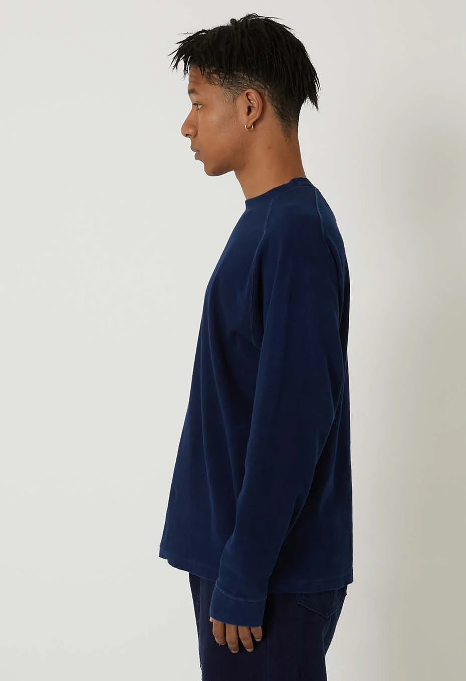 BLUE BLUE JAPAN MOD HAND DYED SLUB COTTON CREWNECK LS TEE  - INDIGO - Image 9