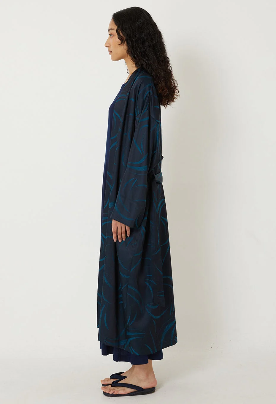 BLUE BLUE JAPAN WOMEN'S MEBUKI SATIN HAORI JACKET - DARK NAVY - Image 3