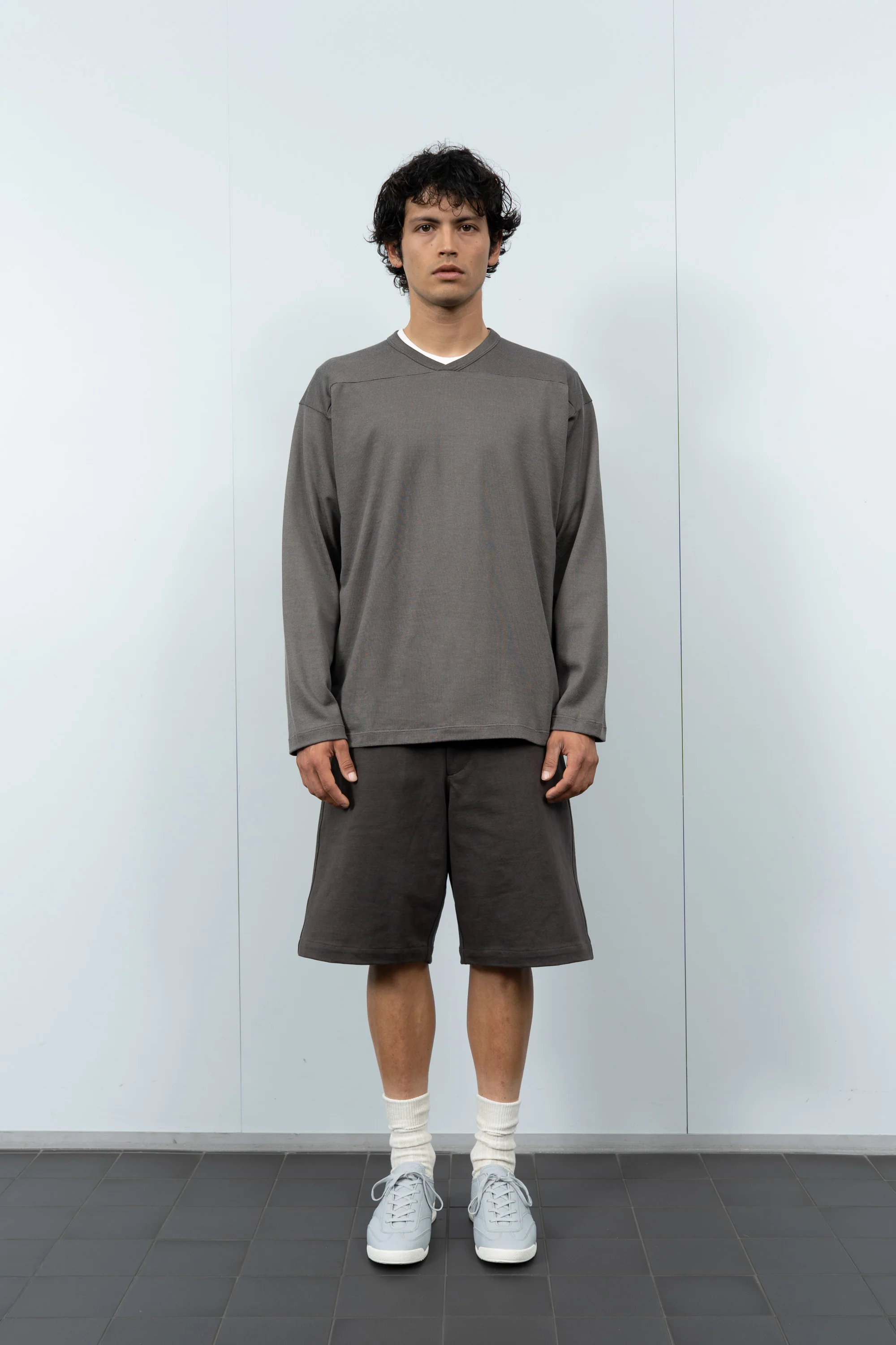 LADY WHITE CO. L/S FOOTBALL T-SHIRT - GREY OLIVE - Image 4