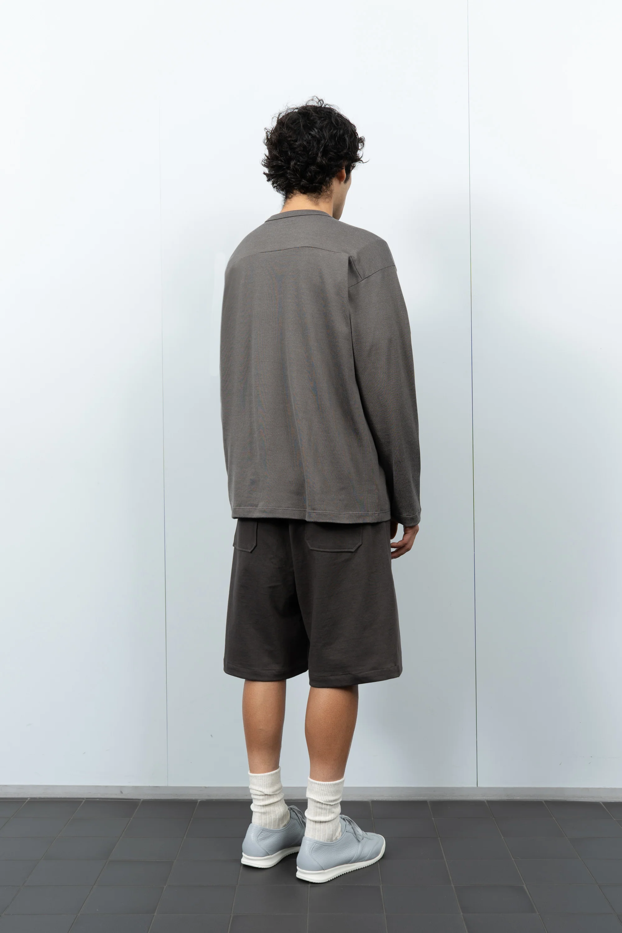 LADY WHITE CO. L/S FOOTBALL T-SHIRT - GREY OLIVE - Image 5