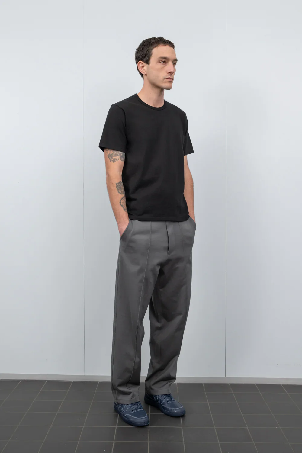 LADY WHITE CO. TEE 2 PACK - BLACK - Image 7