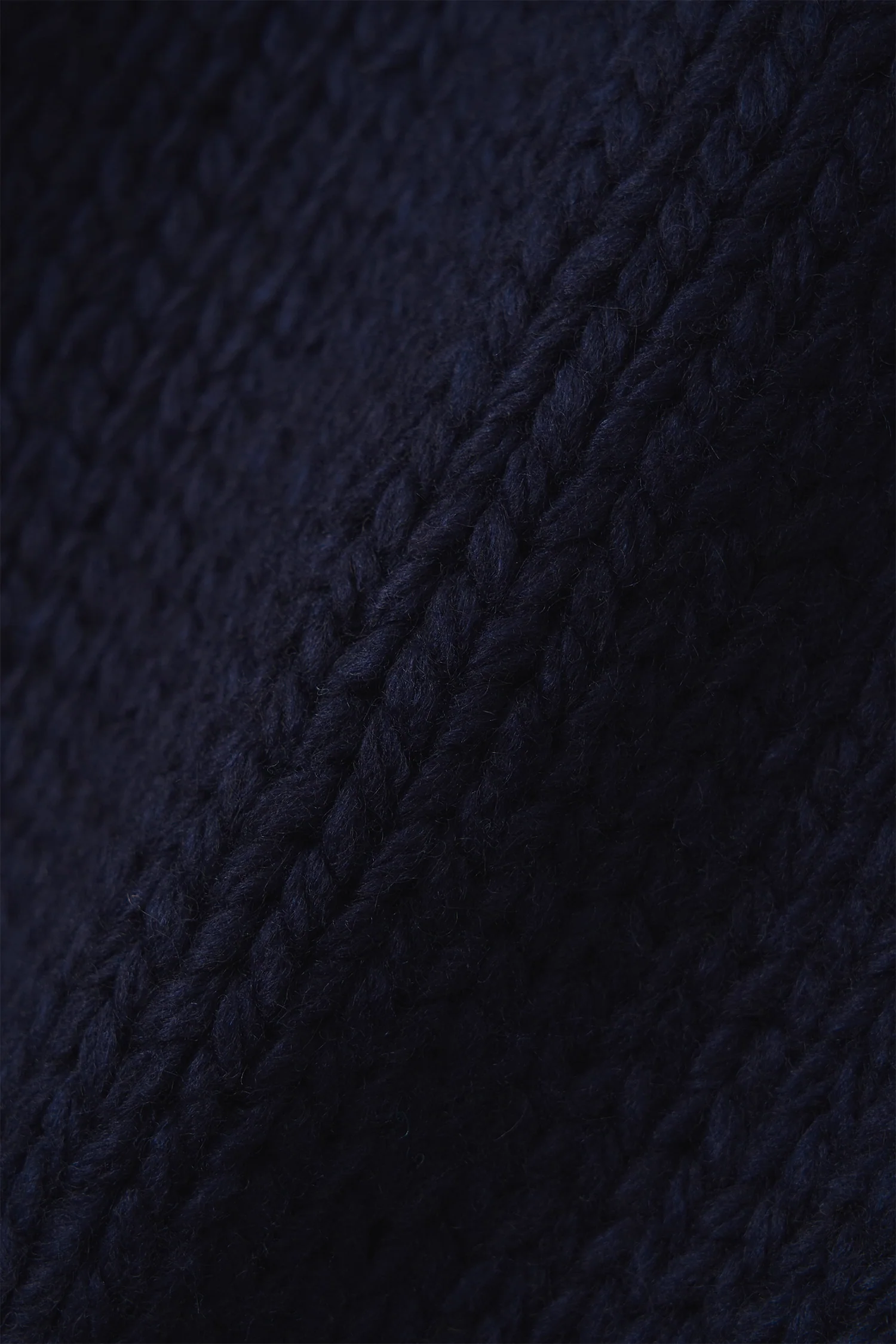 NOTHING WRITTEN WIDE V-NECK SWEATER - NAVY - Image 5