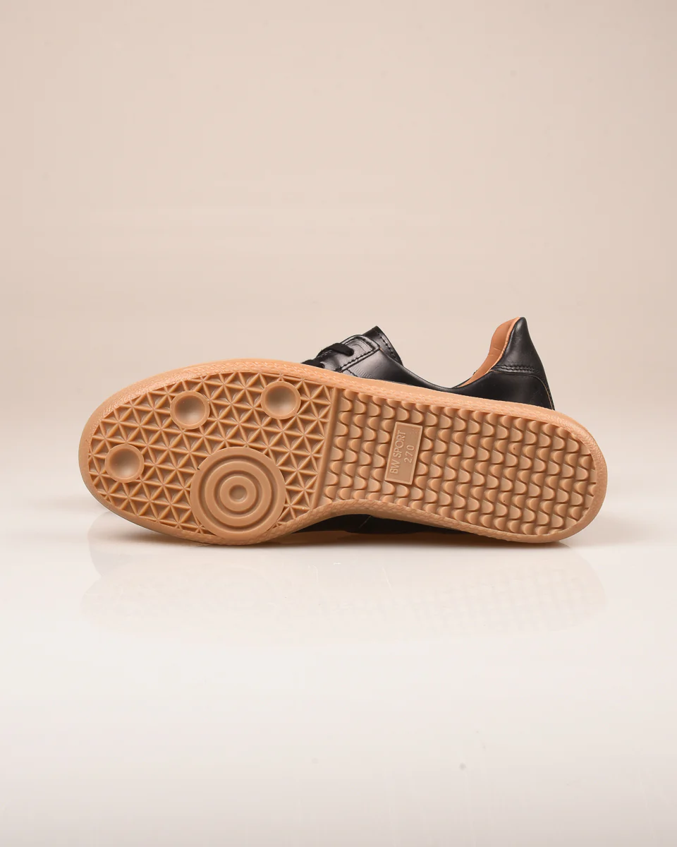 REPRODUCTION OF FOUND - GERMAN MILITARY TRAINER - BLACK HORWEEN - Image 3