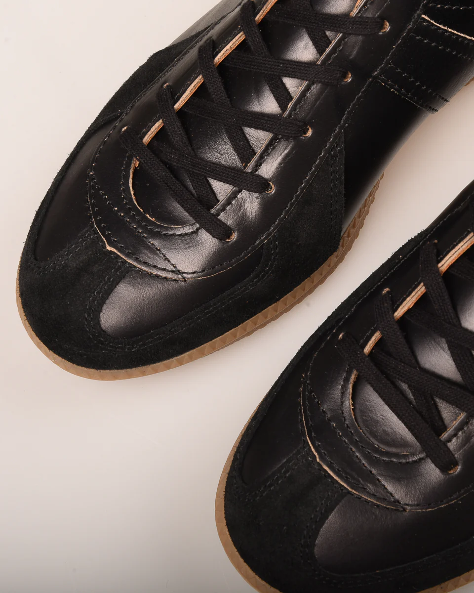 REPRODUCTION OF FOUND - GERMAN MILITARY TRAINER - BLACK HORWEEN - Image 5