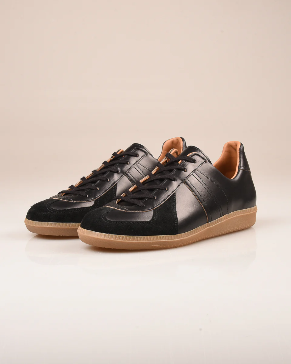 REPRODUCTION OF FOUND - GERMAN MILITARY TRAINER - BLACK HORWEEN - Image 9