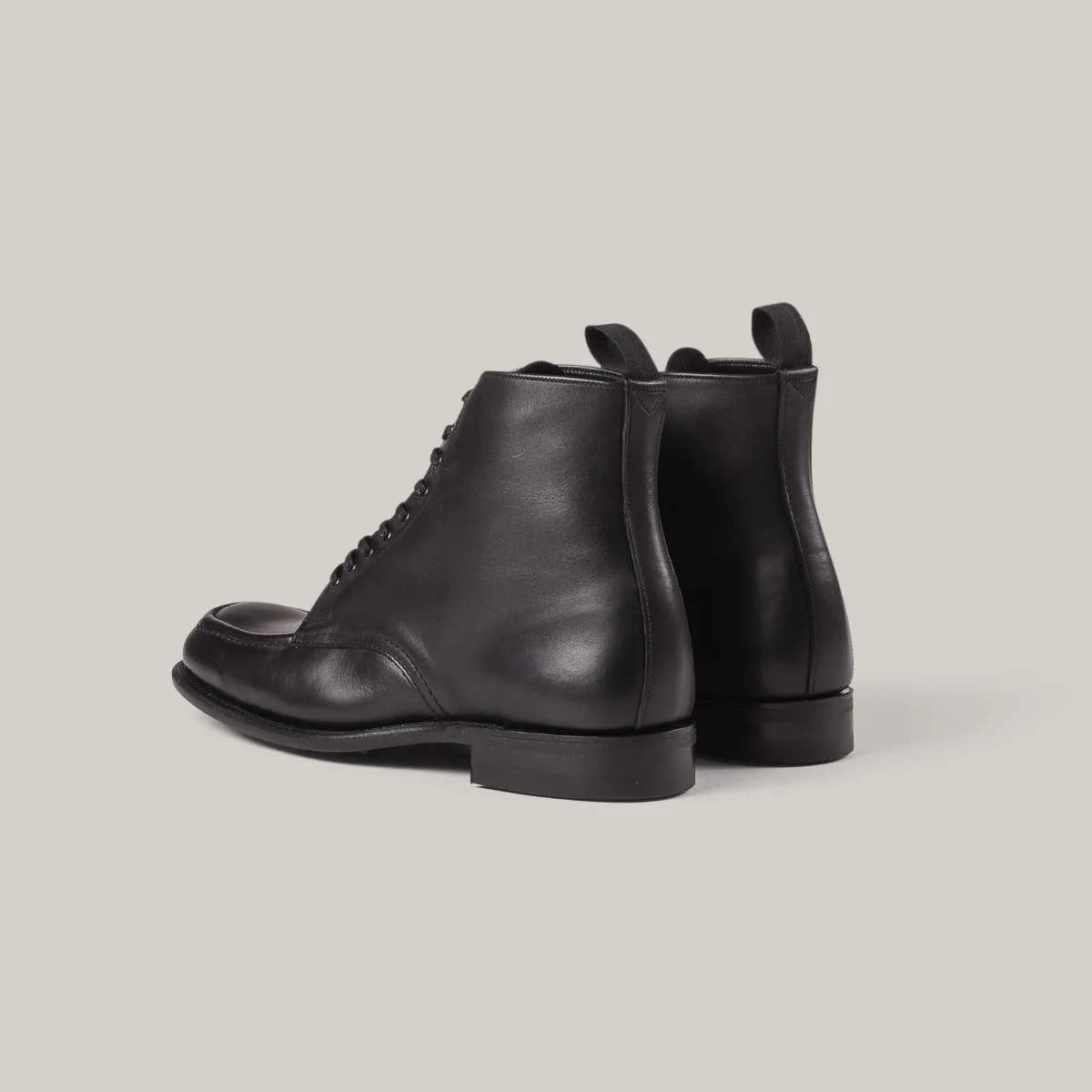 SANDERS BLACK OTTER WAXY APRON BOOT - BLACK - Image 4
