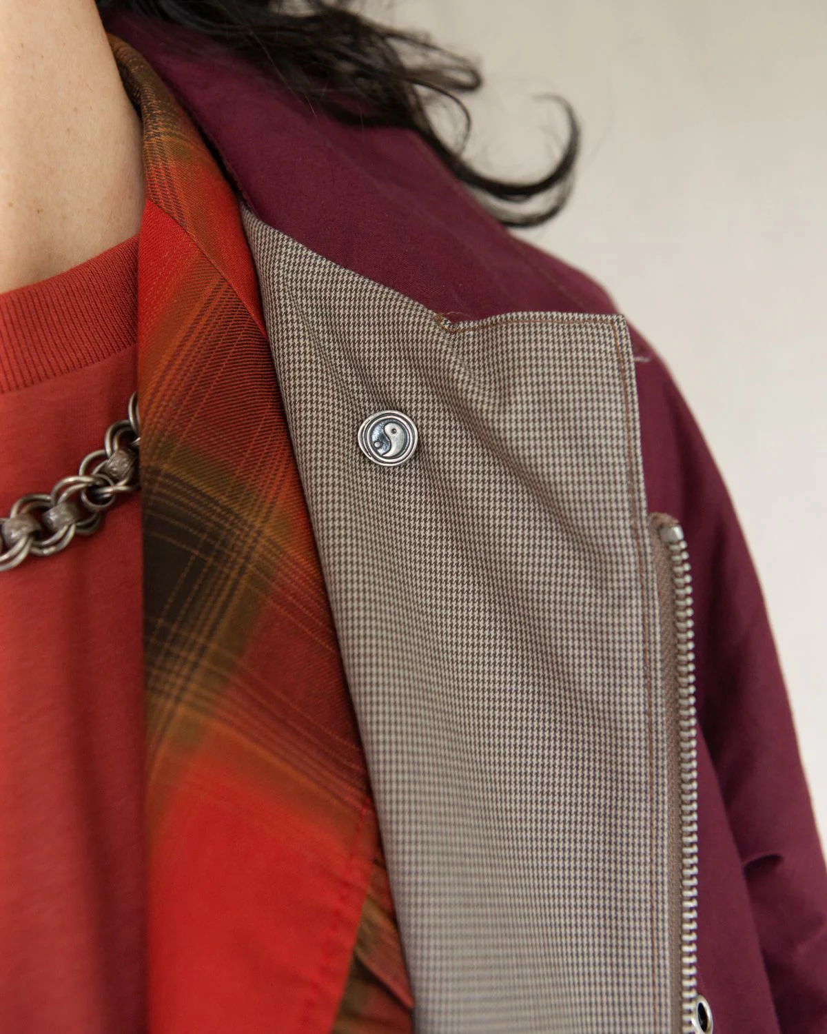 W'MENSWEAR REVERSIBLE CYCLING TRENCH - BURGUNDY - Image 11